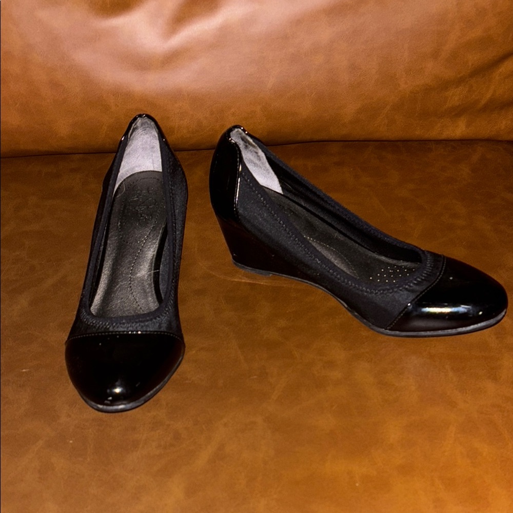 LifeStride Soft System Black Wedge Flats